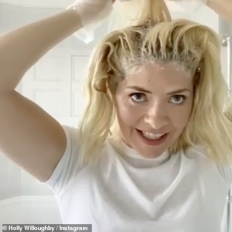 Holly Willoughby colors her hair