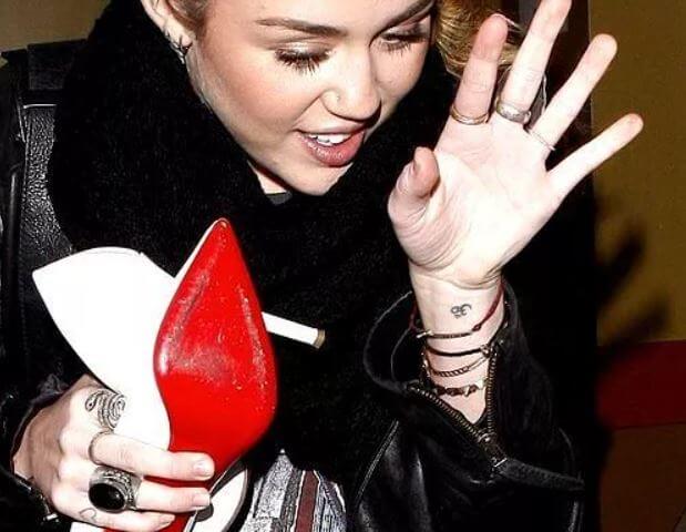 Miley Cyrus has 'Om' inked on her wrist